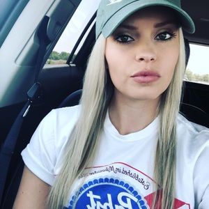 Meet your Posher, Megan